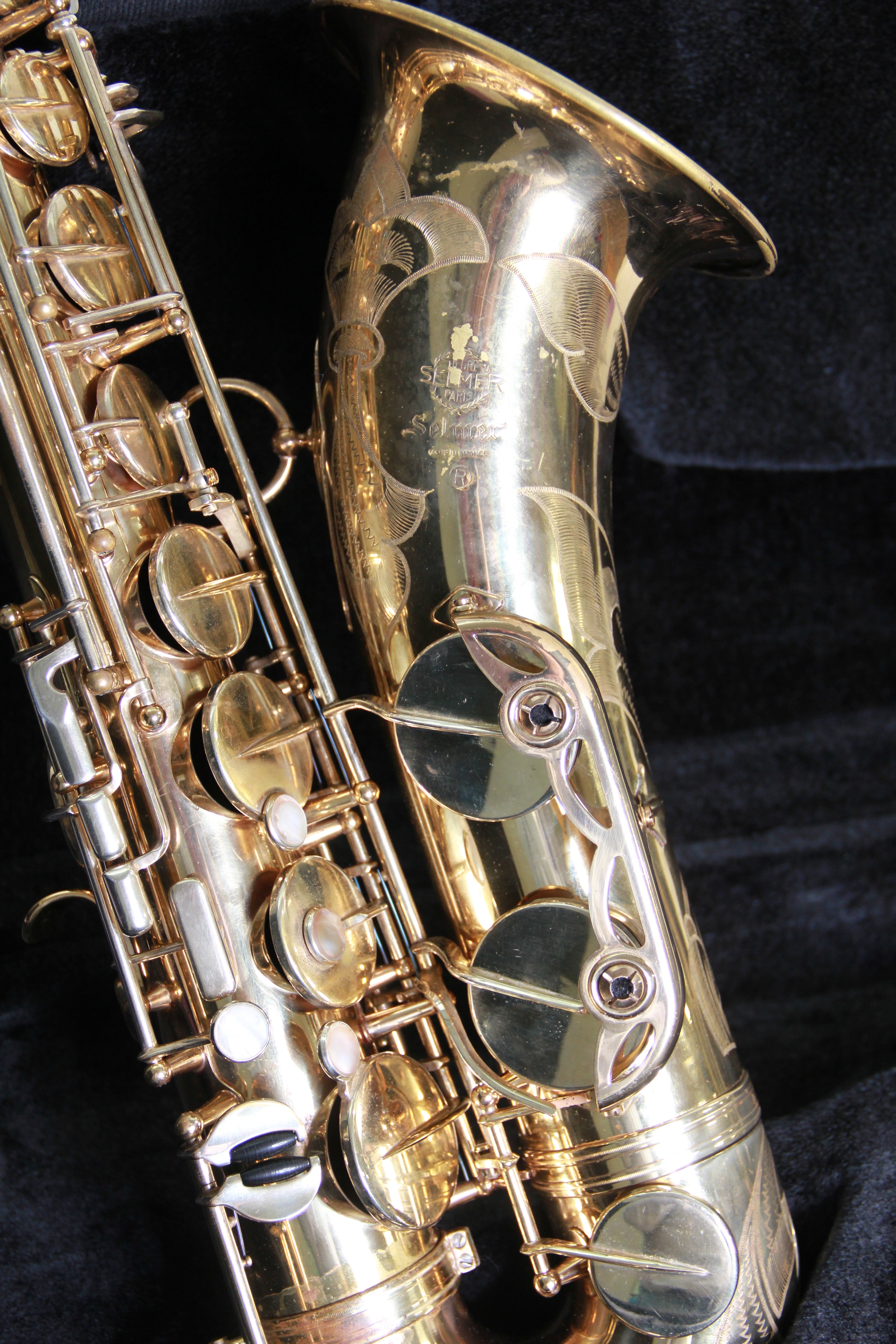 Second hand tenor deals saxophone